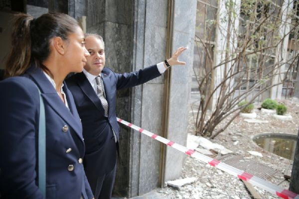 Bakan ünlü tenisçiye Meclis'teki hasarı gösterdi