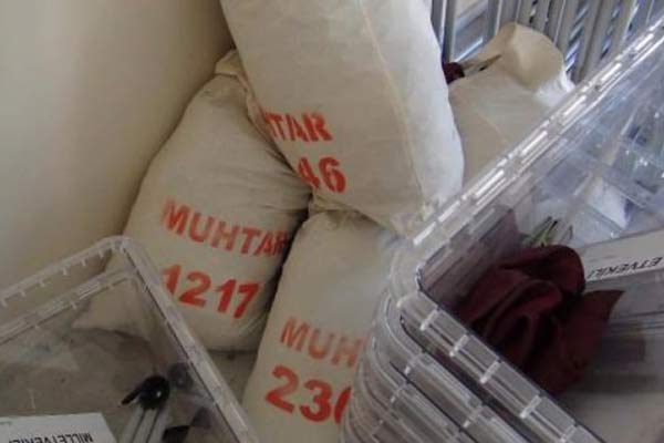 Yamanlar Koleji'nden seçim sandıkları çıktı