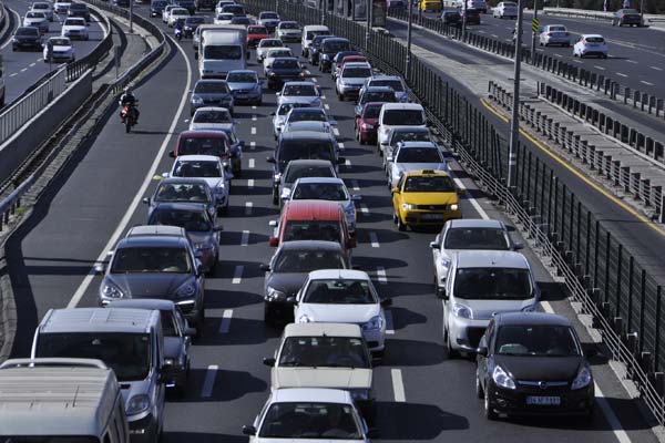 İstanbul'da bu yolar trafiğe kapatılacak