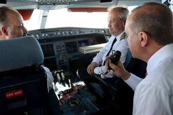 Erdoğan'ı İstanbul'a böyle getirdiler...