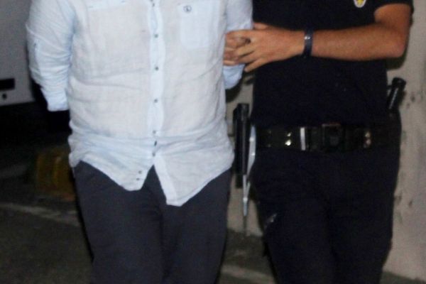 Ünlü iş adamı ve oğluna tutuklama kararı