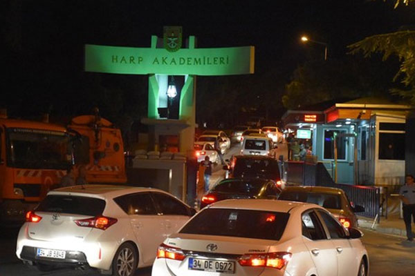 Harp Akademileri Lojmanı'nda gözaltılar