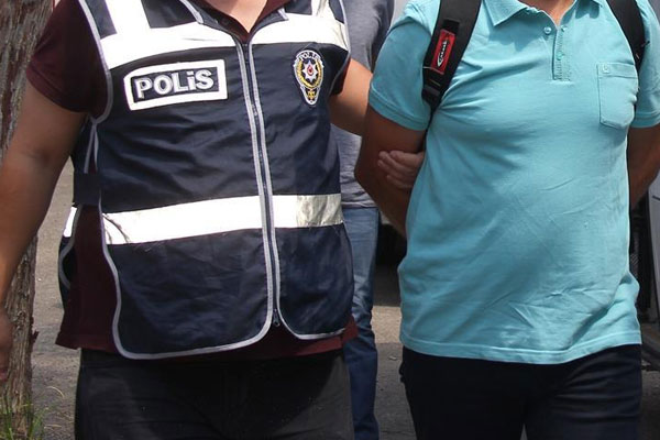 5 ilde akademisyenlere FETÖ operasyonu