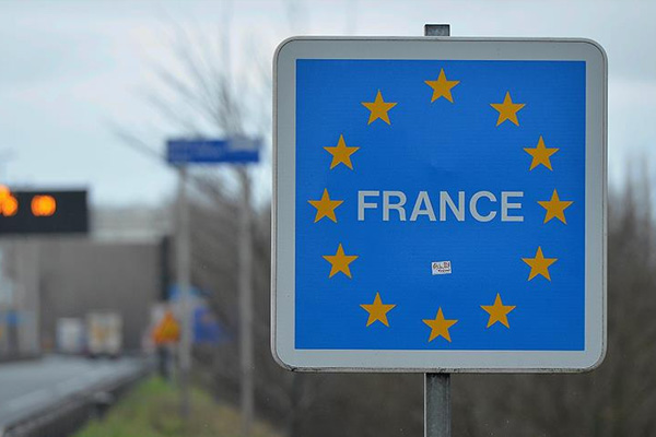 Tatilciler 15 saattir araç kuyruğunda