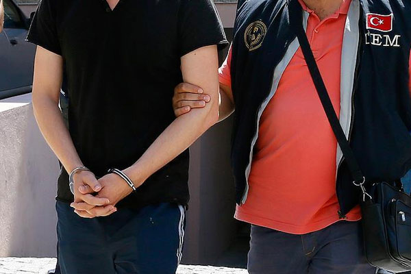 İzmir merkezli FETÖ operasyonu