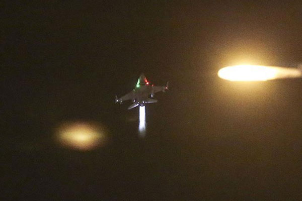 İstanbul üzerinde uçuş yapan pilotlar tutuklandı