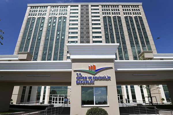 Çevre ve Şehircilik Bakanlığı'nda üst yönetimin yarısı değişti