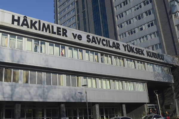 HSYK'dan 8 kişilik başsavcı kararnamesi