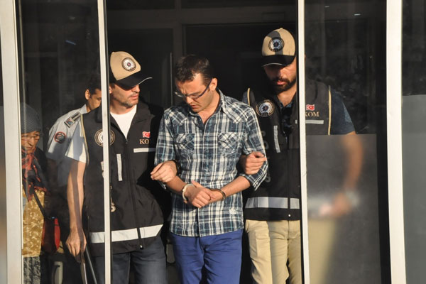 Darbecilerin işlemlerini yavaşlatanlara gözaltı