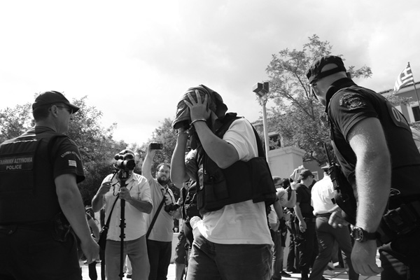 Yunanistan'a kaçan 8 darbecinin iltica mülakatları ertelendi