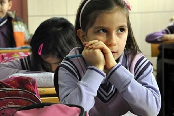 Okulların açılması ertelendi mi?