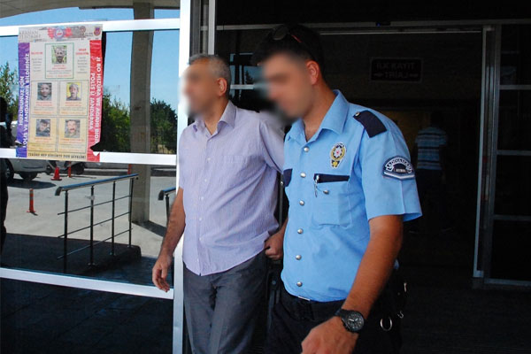 Adıyaman’da 60 polis gözaltında