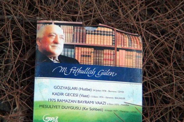 Gülen'in kitapları ormanlık alandan çıktı