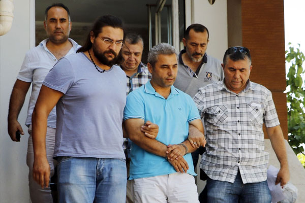 Alanya’da 25 akademisyen gözaltında