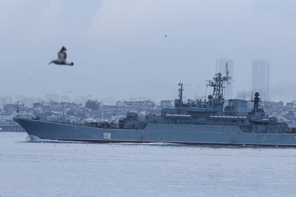 Rus Savaş gemisi Boğazdan geçti