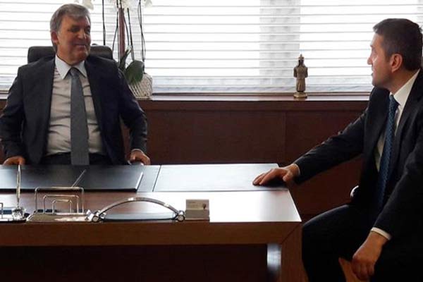 Abdullah Gül’den AK Parti’ye ziyaret