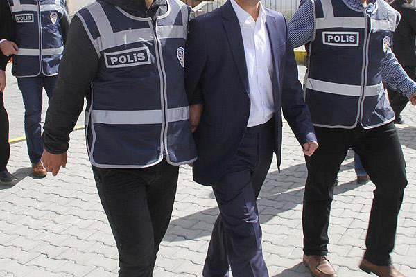 FETÖ tutuklamalarına sınırlama