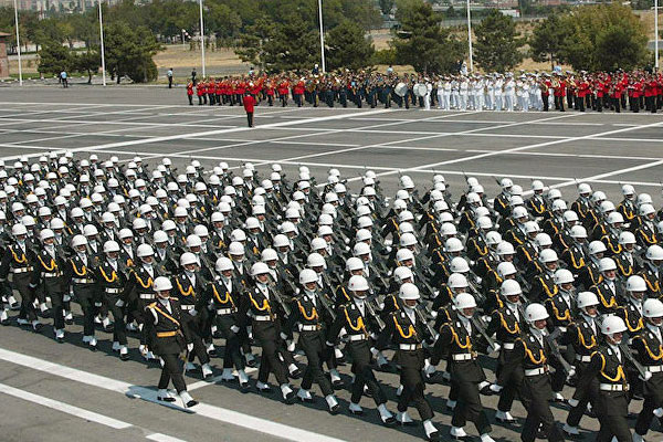 Krutikov: Türk ordusu kağıttan kaplan