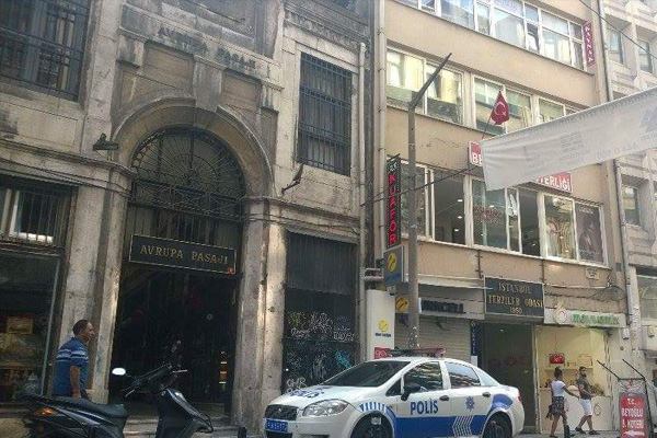 Polis yanlış yayınevini kapatmaya gidince...