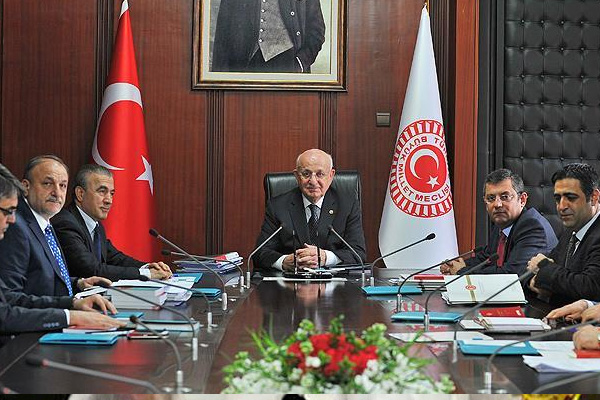 Meclis'teki boş kadrolarla ilgili Kahraman'a yetki verildi