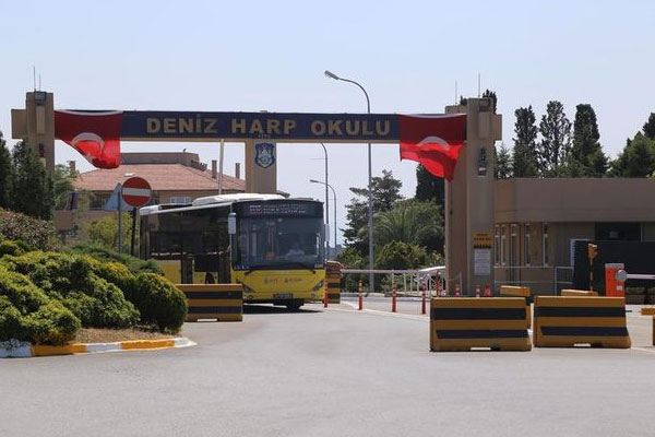 Deniz Harp Okulu'nda da 1 dolar çıktı