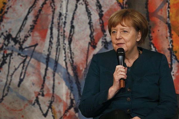 Merkel'den Türkiye ile ilgili 'endişeliyim' açıklaması