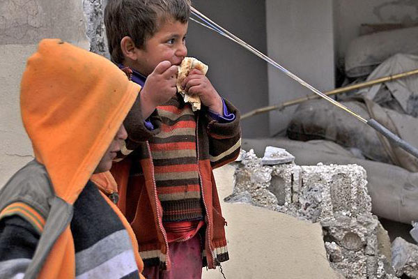 Savaş bölgelerinde çocuklara işkence ve gözaltı