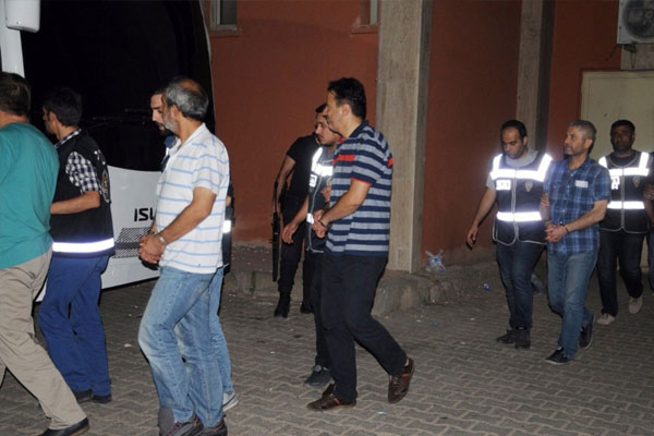 Mardin’de 16 polis tutuklandı