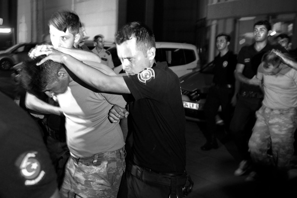 ABD'nin 'muhataplarımız tutuklandı' açıklamalarına Türkiye'den cevap!