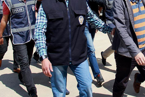 Isparta'da 5 öğretmen tutuklandı