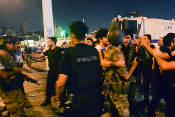 Darbeden bir gün önce 17 evde planlama toplantısı