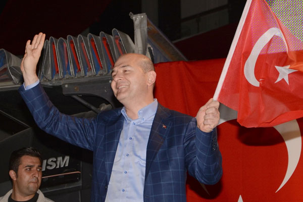 Soylu: ABD, Gülen'i tıpış tıpış verecek