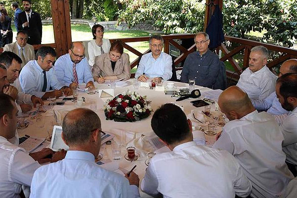 Başbakan Yıldırım: Dimdik ayaktayız