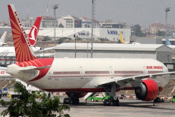 Uçak İstanbul'a tuvalet için indi