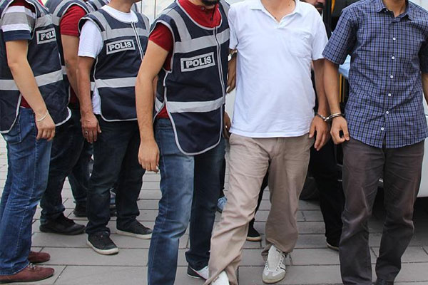 Sosyal medyadan 'FETÖ' propagandasına 65 gözaltı