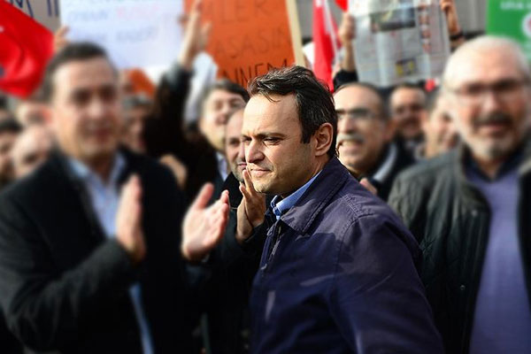 Zaman gazetesinin 49 eski çalışanı firarda