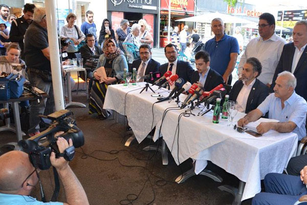 Avusturya'daki Türk STK'lardan darbe karşıtı gösteri