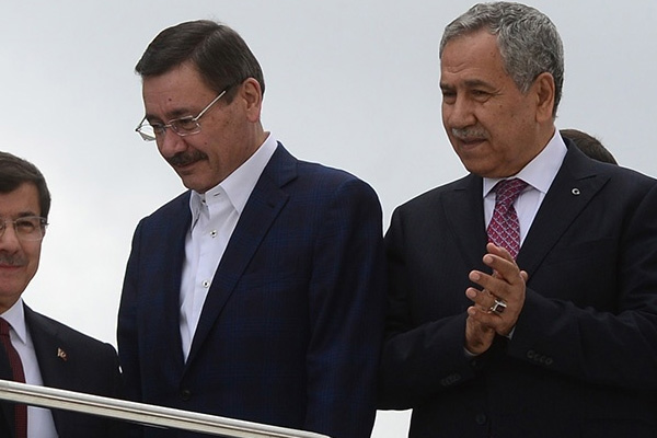 Melih Gökçek'ten Bülent Arınç'a: Feto'nun uşağısın!