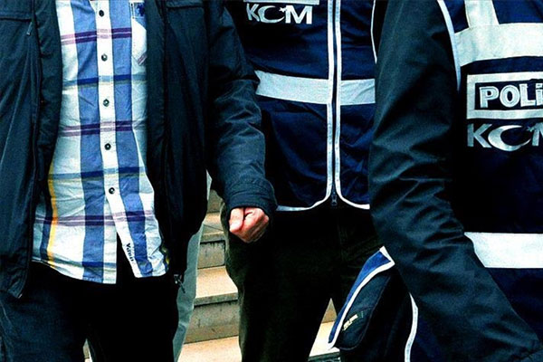 İzmir’de bin kişi gözaltına alındı