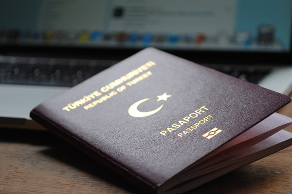 Bin 297 kişinin pasaportuna tahdit konuldu