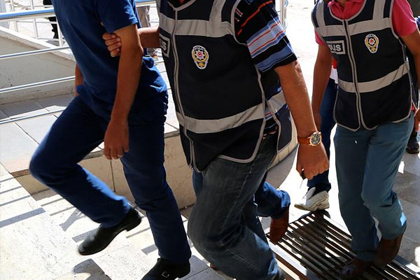 Ankara'da 'FETÖ' avukatlarına gözaltı