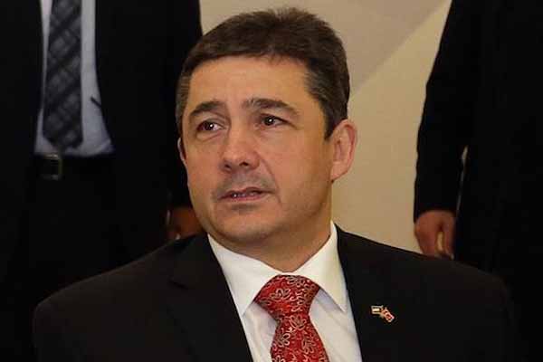 FETÖ’nün darbe girişimi Kuveyt medyasına anlatılıyor