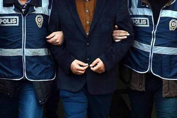 FETÖ imamı köprüde 3 milyonla yakalandı