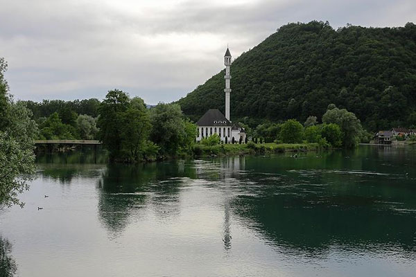 Katar dünya genelinde 335 cami yapacak