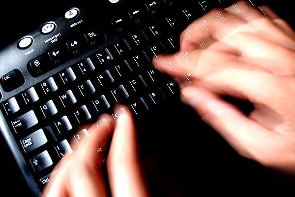 Çalınan 200 milyon Yahoo hesabı satışa çıkarıldı!