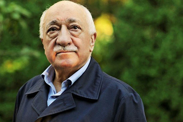 Romanya'da Gülen'e okul darbesi