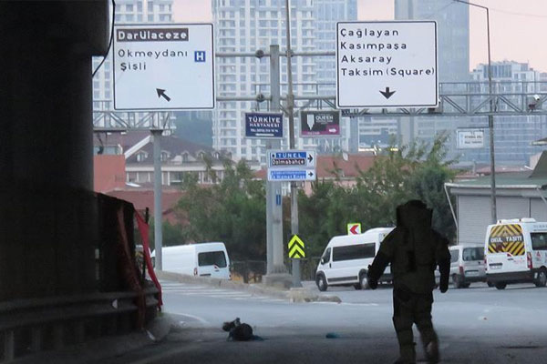 İstanbul'da şüpheli paket alarmı