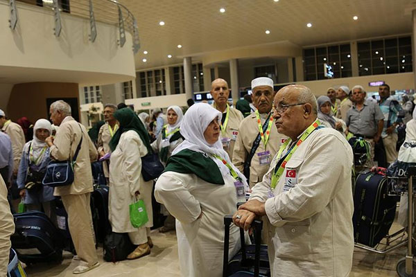 İlk hac kafilesi yola çıktı