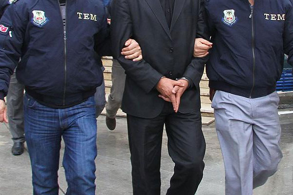 Batman'da 15 polis tutuklandı