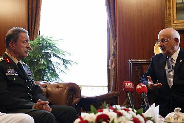 Akar'dan Kahraman'a ziyaret